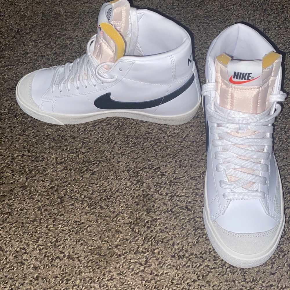 NIKE Blazer Mid ‘77 Womens